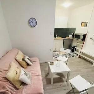 Appartement Confortable - Montmartre - Republique - Anvers - 2 Pers, Paris